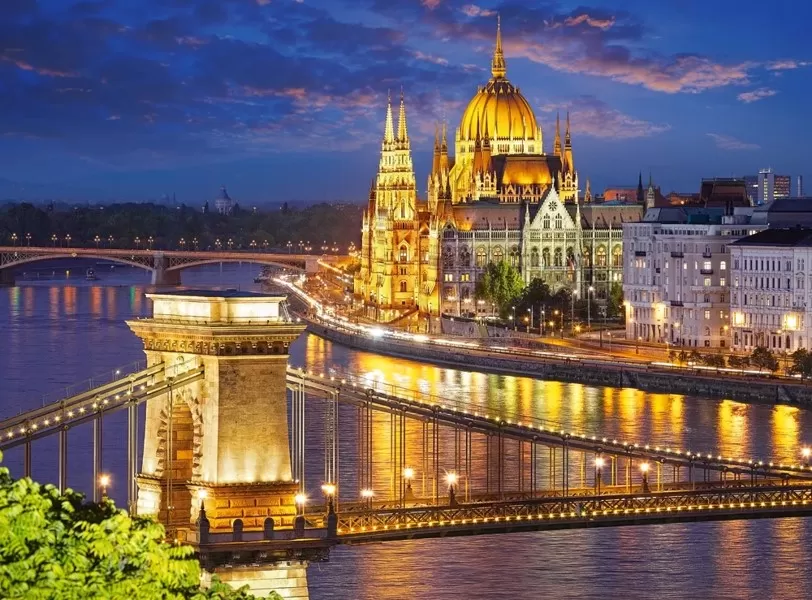 Пъзел 2000 части - Budapest view at dusk - Castorland
